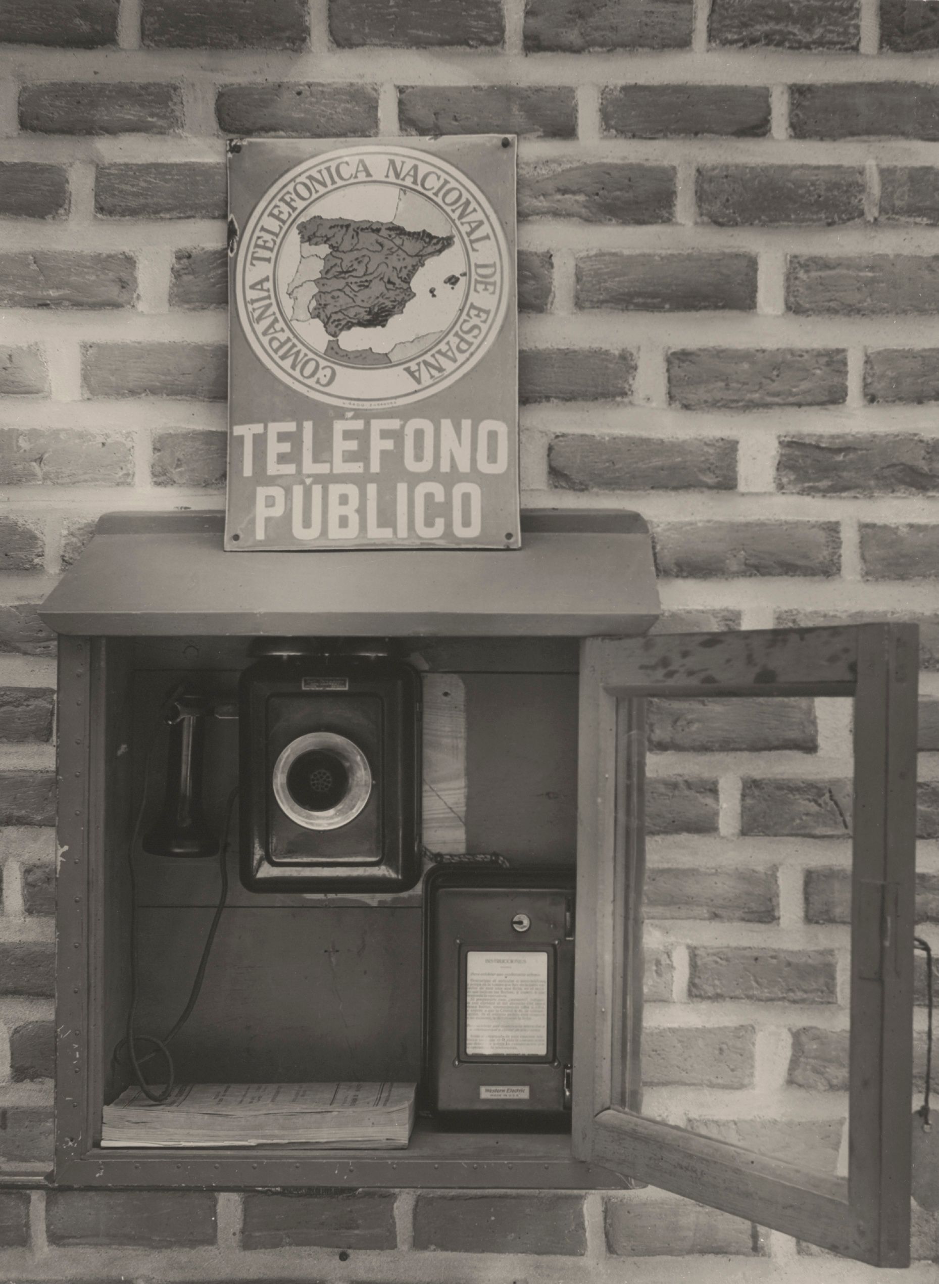 Teléfono público